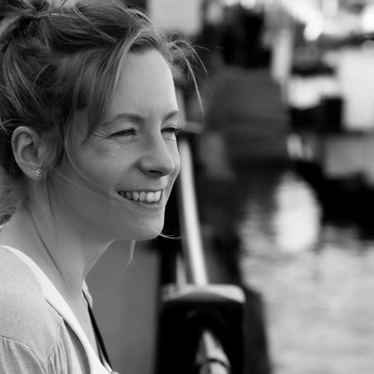 Portrait of Ananya meditation instructor